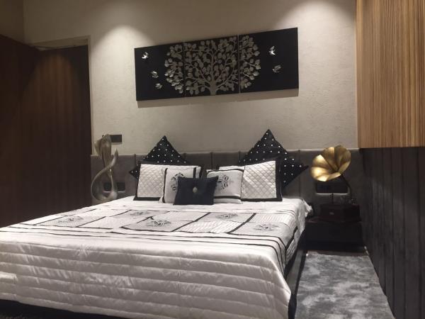 Penthouse for Sale of Built-up 5241 Sq.ft in Shree Balaji Agora City Centre Kareli bagh Vadodara by Rakhi Rajput Penthouse for Sale of Built-up 5241 Sq.ft in Shree Balaji Agora City Centre Kareli bagh Vadodara by Rakhi Rajput