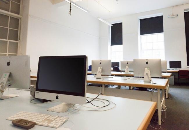 Built-up 500 Sq.ft Office Space for Rent in Chennai by Viji Built-up 500 Sq.ft Office Space for Rent in Chennai by Viji