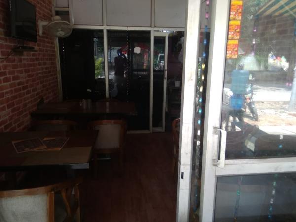 Built-up 300 Sq.ft Commercial Space for Rent in   by Kavita Singh