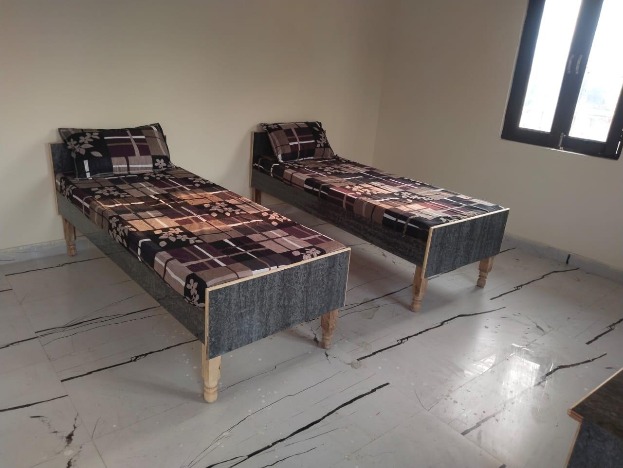 1 RK Paying Guest for Rent of Built-up 250 Sq.ft in Sector 5 Noida by Nitin 1 RK Paying Guest for Rent of Built-up 250 Sq.ft in Sector 5 Noida by Nitin