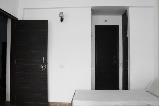8 BHK Paying Guest for Rent of Built-up 250 Sq.ft in Sector 19 Noida by Nitin 8 BHK Paying Guest for Rent of Built-up 250 Sq.ft in Sector 19 Noida by Nitin