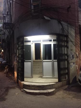 Built-up 4500 Sq.ft Office Space for Rent in Defence Colony New Delhi by Sandeep Gupta Built-up 4500 Sq.ft Office Space for Rent in Defence Colony New Delhi by Sandeep Gupta