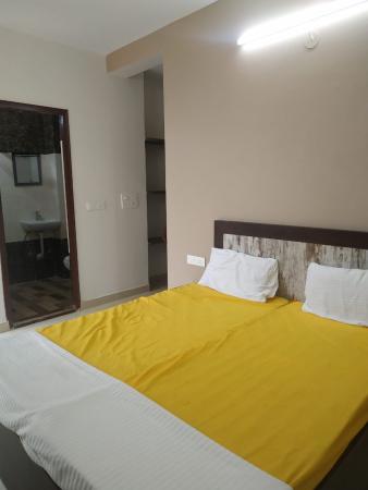1 RK Flat for Rent of Built-up 260 Sq.ft in Sector 42 Gurgaon by Saheb SInha 1 RK Flat for Rent of Built-up 260 Sq.ft in Sector 42 Gurgaon by Saheb SInha