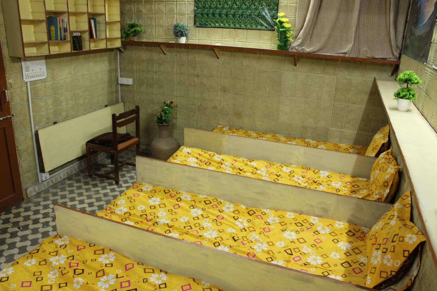 3 BHK Triplex Apartment for Rent of Built-up 1800 Sq.ft in Paldi Ahmedabad by Komal 3 BHK Triplex Apartment for Rent of Built-up 1800 Sq.ft in Paldi Ahmedabad by Komal