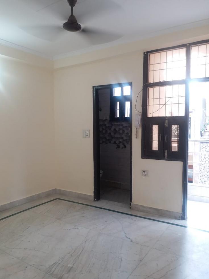 2 BHK Independent/Builder Floor for Rent of Built-up 565 Sq.ft in Mahavir Enclave I New Delhi by Prakash Dwivedi 2 BHK Independent/Builder Floor for Rent of Built-up 565 Sq.ft in Mahavir Enclave I New Delhi by Prakash Dwivedi