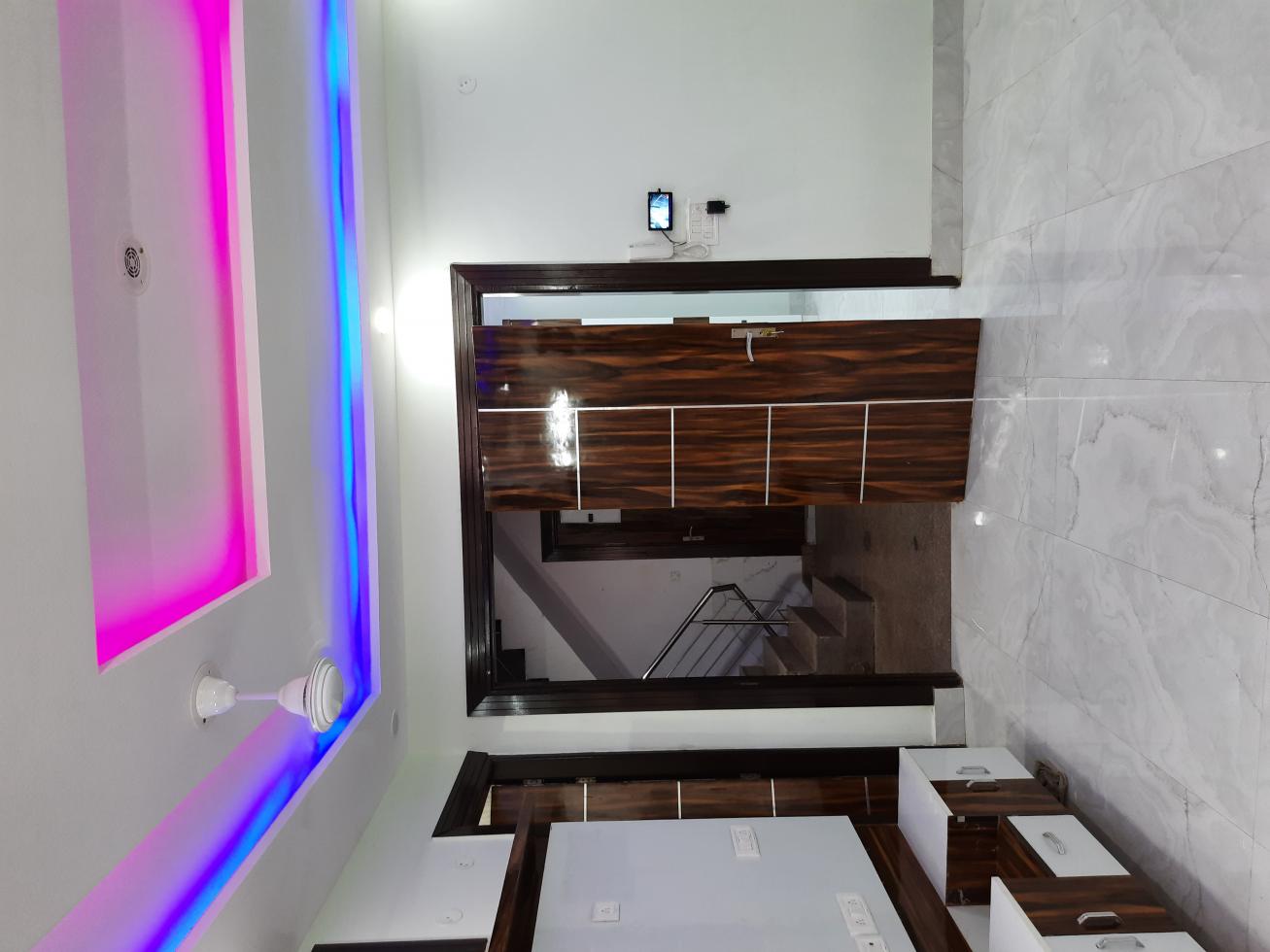 3 BHK Independent/Builder Floor for Sale of Carpet 100 Sq.Yard in Mahavir Enclave I New Delhi by Prakash Dwivedi 3 BHK Independent/Builder Floor for Sale of Carpet 100 Sq.Yard in Mahavir Enclave I New Delhi by Prakash Dwivedi
