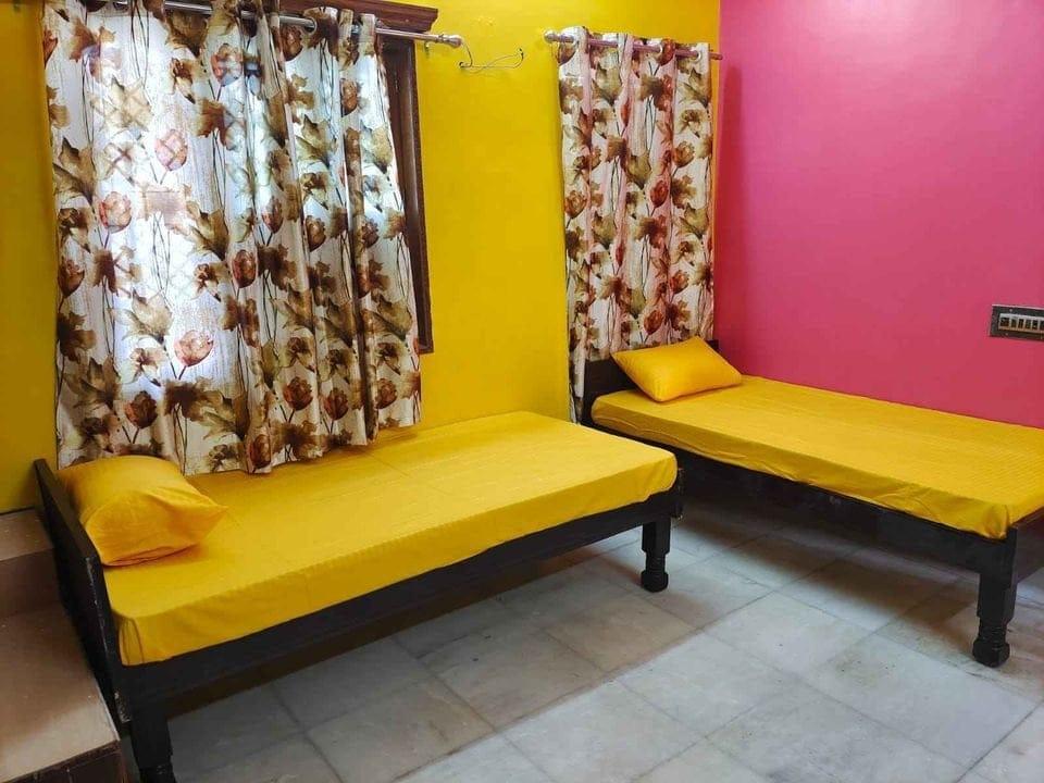 1.5 BHK Studio Apartment for Rent of Built-up 650 Sq.ft in Amit Nagar Vadodara by Raj Singh 1.5 BHK Studio Apartment for Rent of Built-up 650 Sq.ft in Amit Nagar Vadodara by Raj Singh