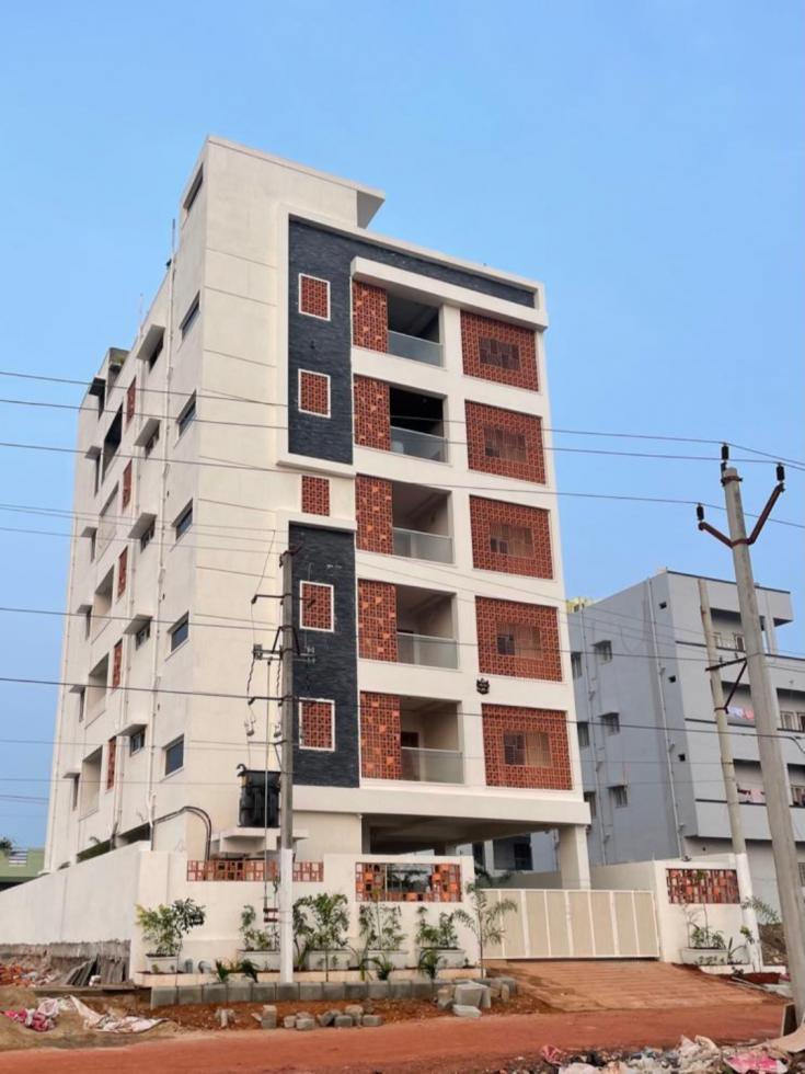 3 BHK Studio Apartment for Sale of Built-up 2920 Sq.ft in Vishnu Township Kurnool by R Damodar 3 BHK Studio Apartment for Sale of Built-up 2920 Sq.ft in Vishnu Township Kurnool by R Damodar