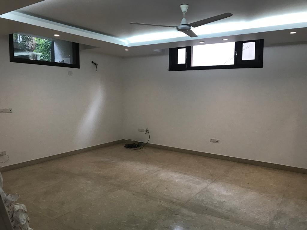 Built-up 800 Sq.ft Commercial Space for Rent in Hauz Khas Enclave New Delhi by Vikas Built-up 800 Sq.ft Commercial Space for Rent in Hauz Khas Enclave New Delhi by Vikas