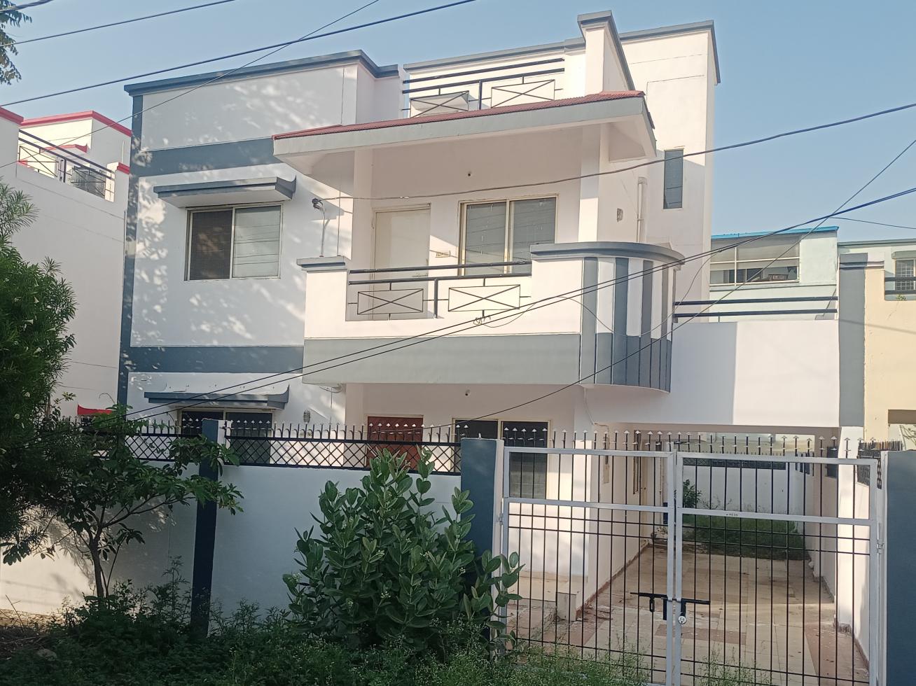 3 BHK Independent House / Villa / Bungalow for Sale of Built-up 2400 Sq.ft in Ayodhya Nagar Bhopal by Yashwant 3 BHK Independent House / Villa / Bungalow for Sale of Built-up 2400 Sq.ft in Ayodhya Nagar Bhopal by Yashwant