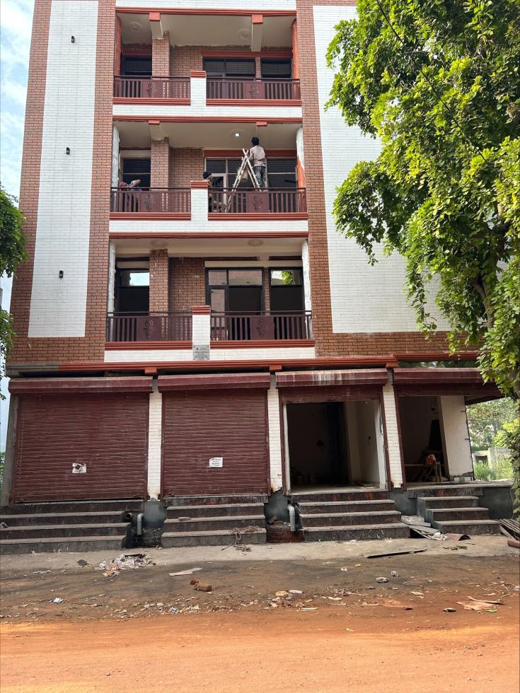 3 BHK Flat for Sale of Built-up 1100 Sq.ft in DLF Ankur Vihar Ghaziabad by Mitra Estates 3 BHK Flat for Sale of Built-up 1100 Sq.ft in DLF Ankur Vihar Ghaziabad by Mitra Estates