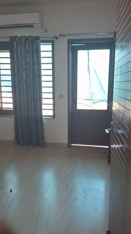 3 BHK Full Floor for Rent of Plot 2250 Sq.ft in Sector 9 Faridabad by Amit Hernakiya 3 BHK Full Floor for Rent of Plot 2250 Sq.ft in Sector 9 Faridabad by Amit Hernakiya