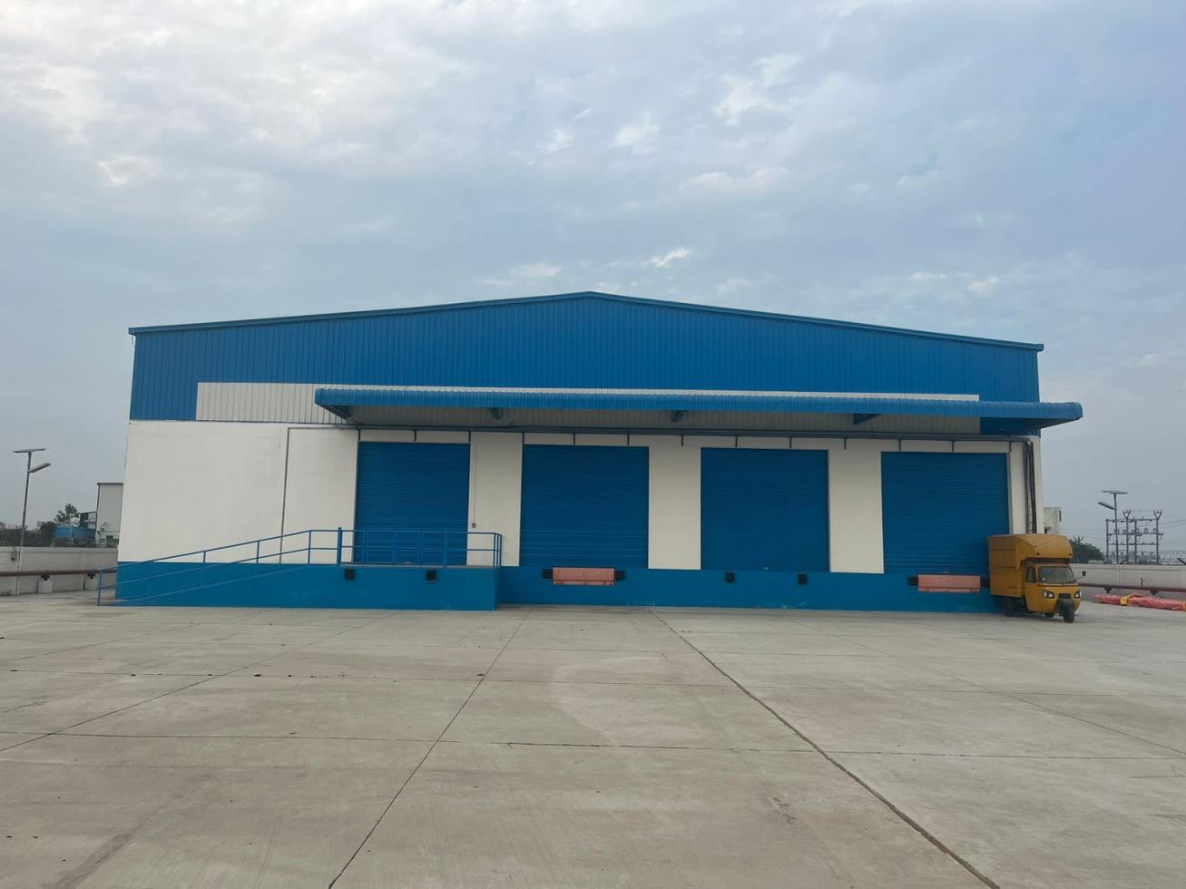 Built-up 20500 Sq.ft Warehouse / Godown for Rent in Sriperumbudur Chennai by Saman Built-up 20500 Sq.ft Warehouse / Godown for Rent in Sriperumbudur Chennai by Saman