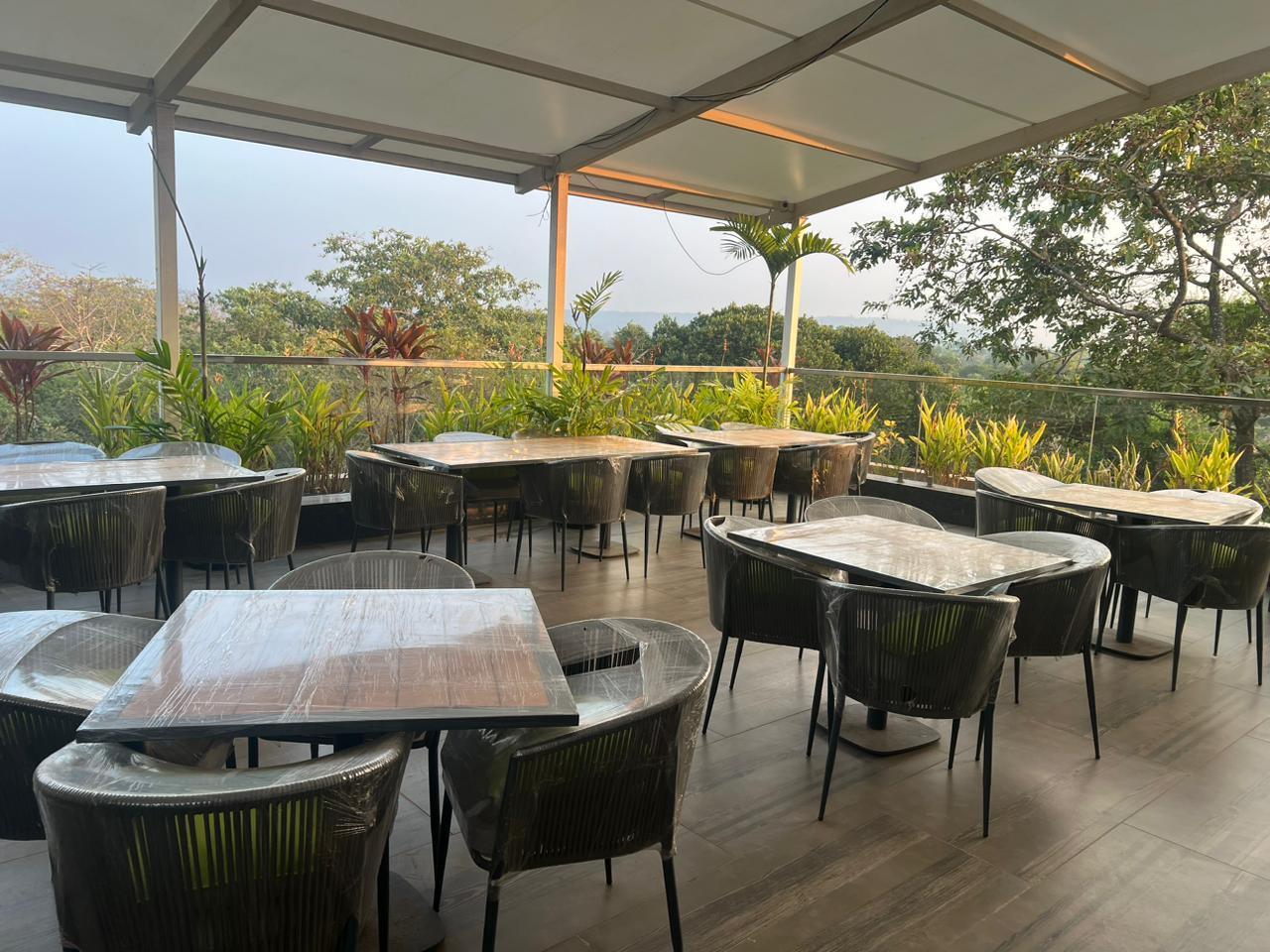 Built-up 1100 Sq.Meter Hotel/Restaurant for Sale in   by Navneet