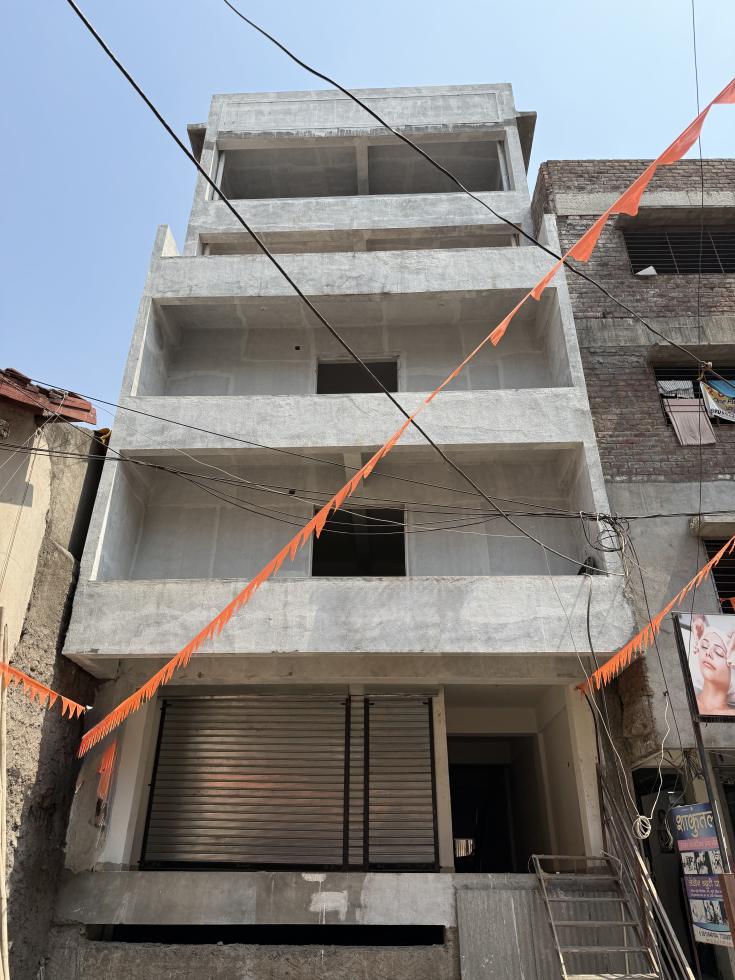 Built-up 1250 Sq.ft Commercial Space for Sale in Sali Complex Raviwar Peth Nashik by Sagar Sali Built-up 1250 Sq.ft Commercial Space for Sale in Sali Complex Raviwar Peth Nashik by Sagar Sali