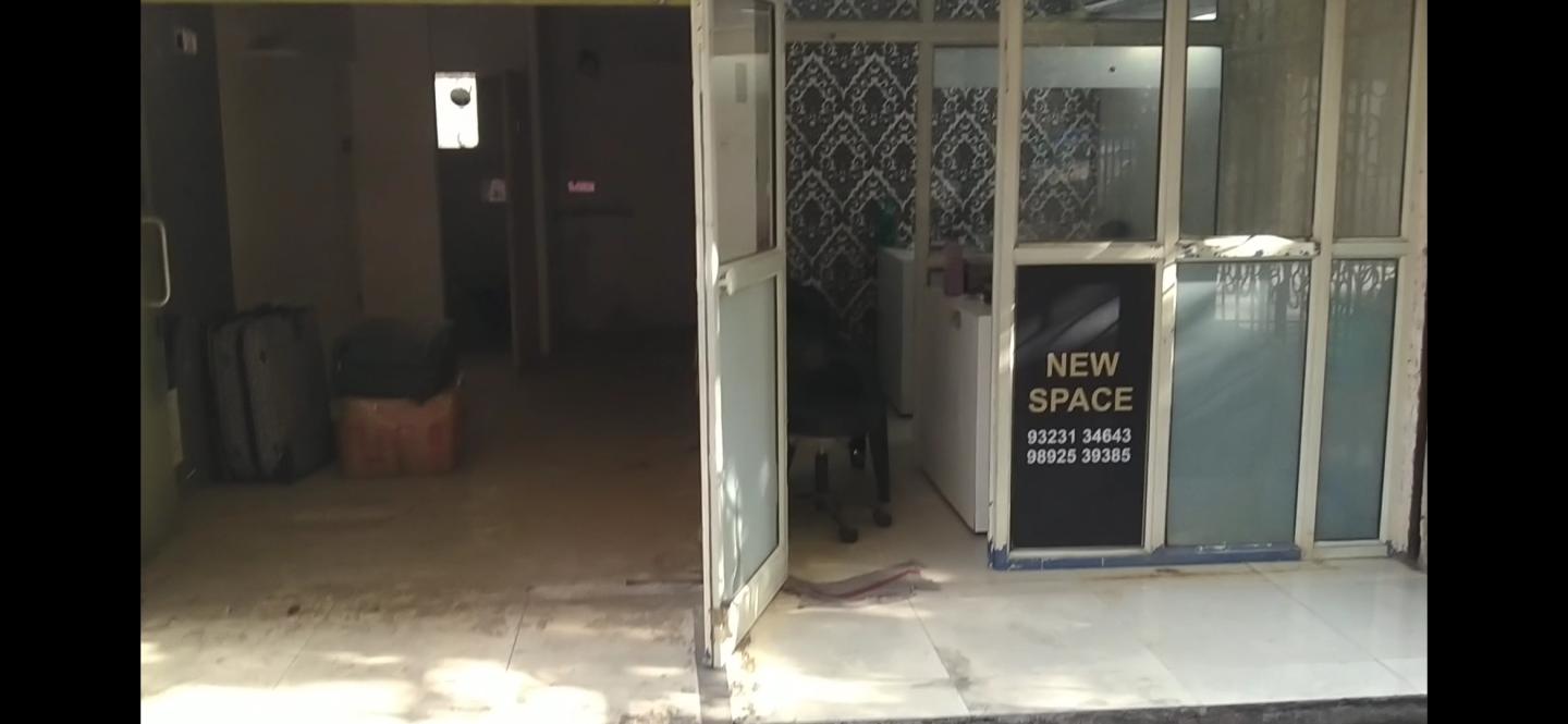 Carpet 325 Sq.ft Commercial Shop for Rent in Wellington Apartment Andheri West Mumbai by Rajesh Aher Carpet 325 Sq.ft Commercial Shop for Rent in Wellington Apartment Andheri West Mumbai by Rajesh Aher