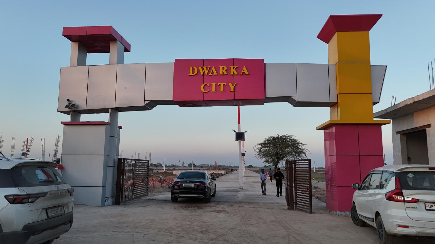 Residential Plot for Sale of Plot 100 Sq.Yard in Omson Divya City and Dwarka City Chhata Mathura by Karan Omson Residential Plot for Sale of Plot 100 Sq.Yard in Omson Divya City and Dwarka City Chhata Mathura by Karan Omson