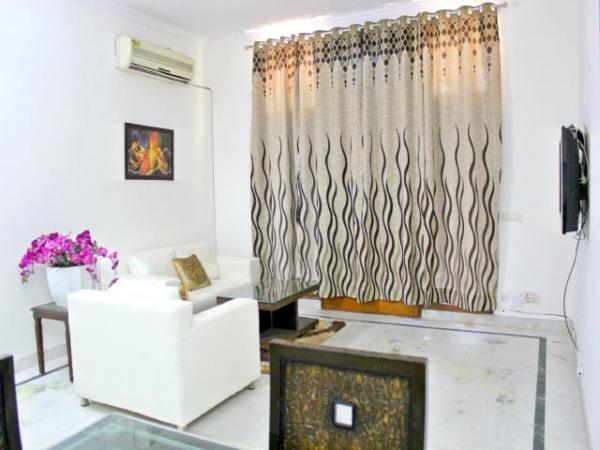 Serviced Apartment for Rent of Built-up 1200 Sq.ft in Sector 43 Gurgaon by Satvinder Serviced Apartment for Rent of Built-up 1200 Sq.ft in Sector 43 Gurgaon by Satvinder