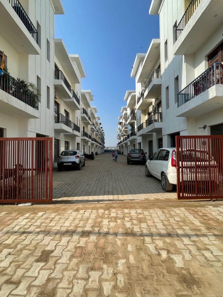 1 BHK Flat for Sale of Built-up 650 Sq.ft in Prince Home Sunny Enclave Mohali by Kavita Gor 1 BHK Flat for Sale of Built-up 650 Sq.ft in Prince Home Sunny Enclave Mohali by Kavita Gor