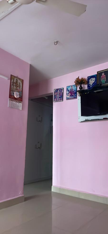 1 BHK Flat for Sale of Built-up 540 Sq.ft in Saumitra Apartment Hari Pura Surat by Abhi Sangani