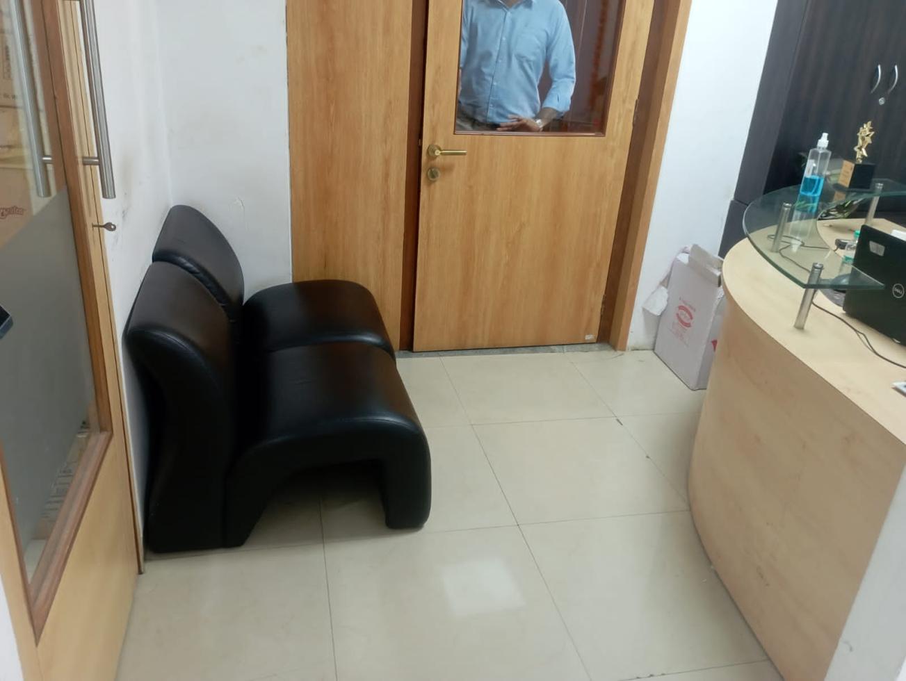 Carpet 1800 Sq.ft Commercial Space for Sale in Central Plaza Santacruz East Mumbai by Dinesh Tripathi
