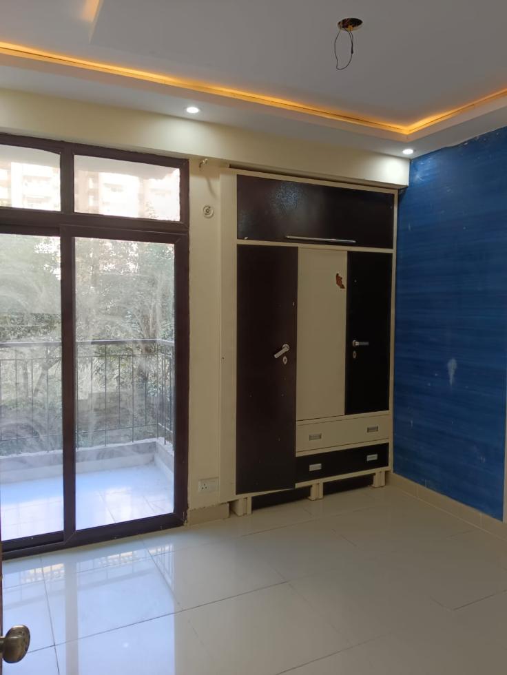 3 BHK Flat for Sale of Built-up 1330 Sq.ft in Charms Castle Raj Nagar Extension Ghaziabad by Omprakash