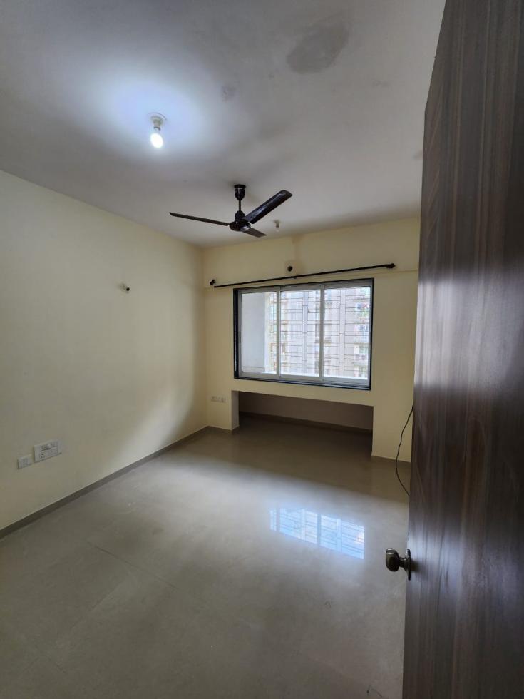 2 BHK Flat for Sale of Built-up 1090 Sq.ft in Lokhandwala Octacrest Kandivali East Mumbai by Prakash Surve