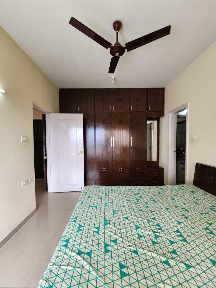 2 BHK Flat for Sale of Built-up 1010 Sq.ft in Raheja Willows Kandivali East Mumbai by Prakash Surve
