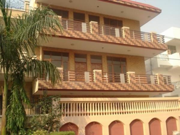 2 BHK Independent House / Villa / Bungalow for Sale of Built-up 1420 - in Sector 10A Gurgaon by Bhardwaj 2 BHK Independent House / Villa / Bungalow for Sale of Built-up 1420 - in Sector 10A Gurgaon by Bhardwaj