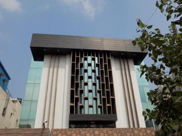 Built-up 13000 Sq.ft Office Space for Rent in Sector 58 Noida by Gaurav Kumar Built-up 13000 Sq.ft Office Space for Rent in Sector 58 Noida by Gaurav Kumar