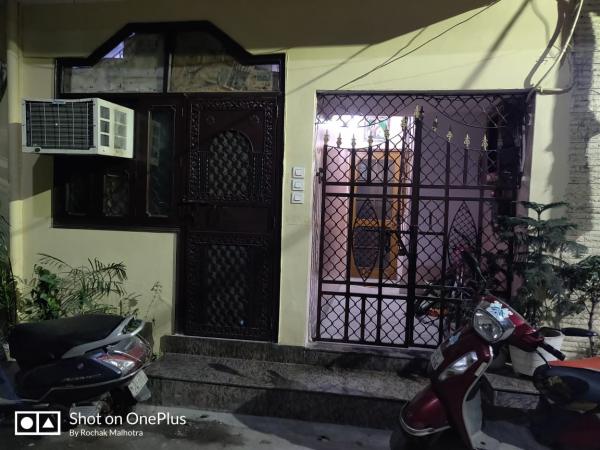 2 BHK Independent House / Villa / Bungalow for Sale of Carpet 756 Sq.ft in Paschim Vihar New Delhi by Meenakshi Malhotra 2 BHK Independent House / Villa / Bungalow for Sale of Carpet 756 Sq.ft in Paschim Vihar New Delhi by Meenakshi Malhotra