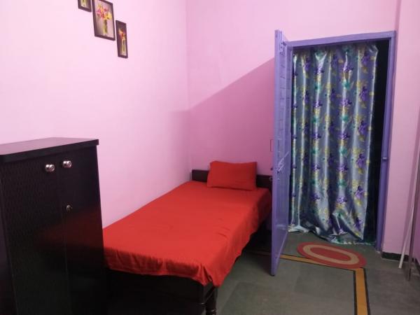 Paying Guest for Rent of Carpet 2250 Sq.ft in Kareli bagh Vadodara by Jyoti Brahmbhatt Paying Guest for Rent of Carpet 2250 Sq.ft in Kareli bagh Vadodara by Jyoti Brahmbhatt