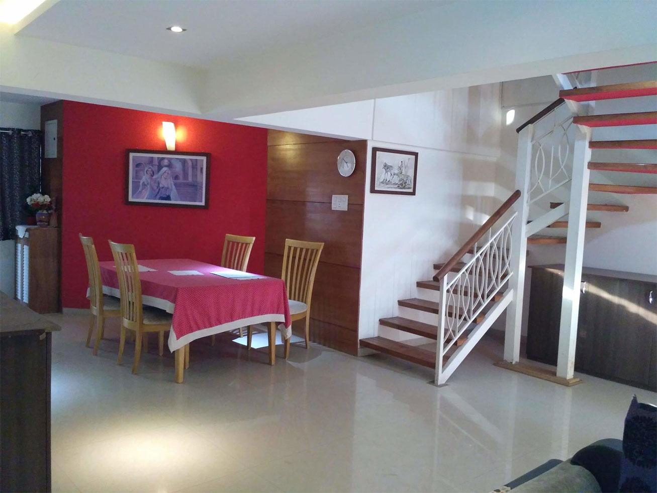 Gera GreensVille SkyVillas - Dining Tabl