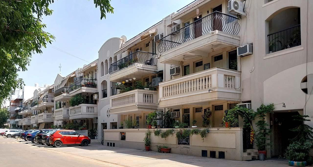 DLF Exclusive Floors DLF Exclusive Floors