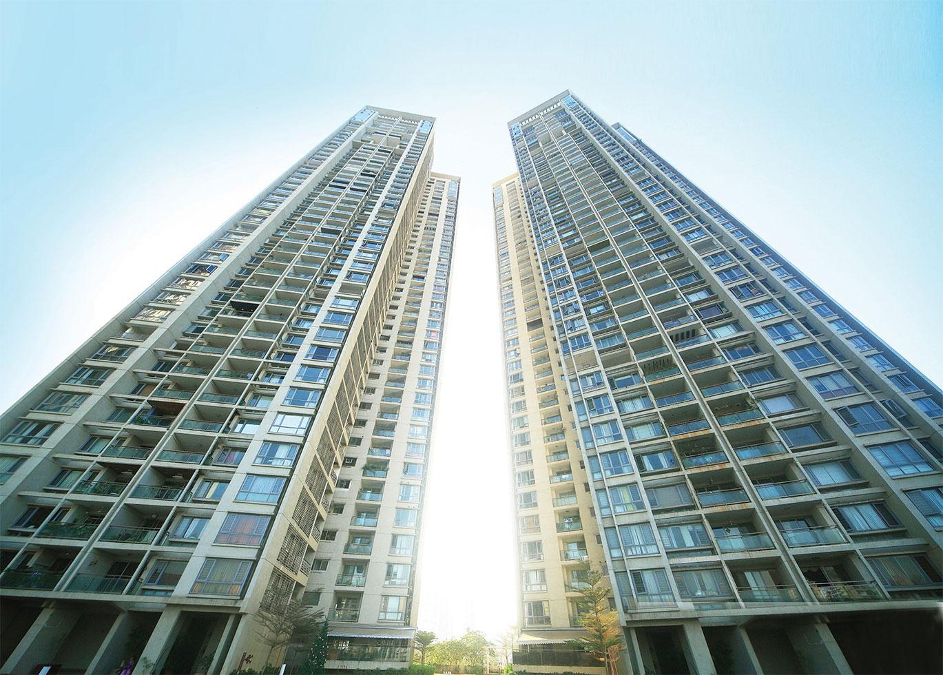 2.5 BHK Flat for Sale of Built-up 1025 Sq.ft in Wadhwa Imperial Heights Goregaon West Mumbai by Waghmare S