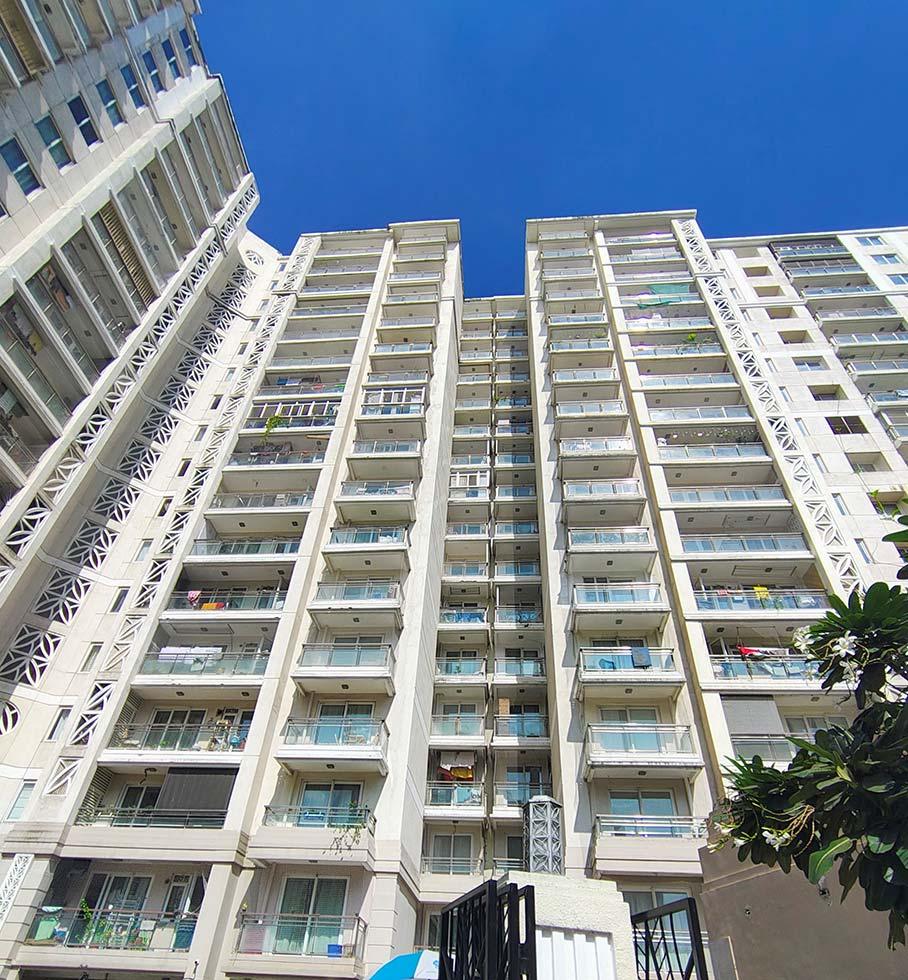 DLF Commanders Court DLF Commanders Court
