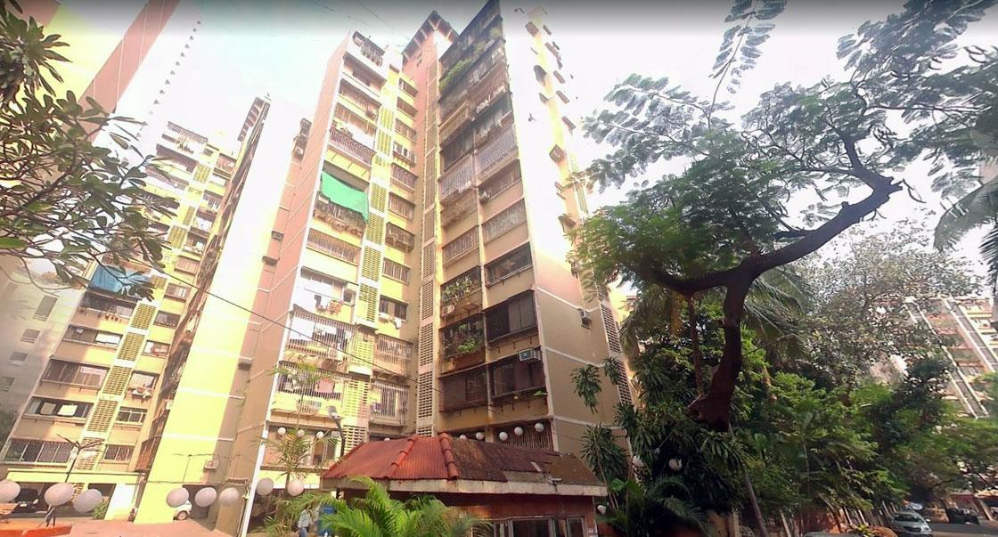 1 BHK Flat for Sale of 650 Sq.ft in Link Garden Tower Andheri West Mumbai by Robin